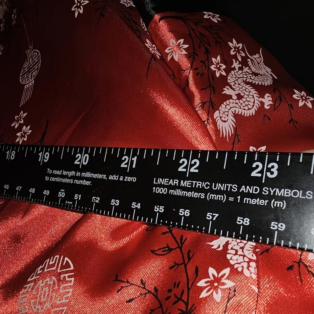 Silky satin dragon Reversible Kimono - Picture 4 of 13